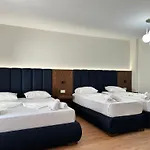 Eval Apartahotel