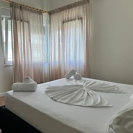 Eval Apartahotel Sarandë