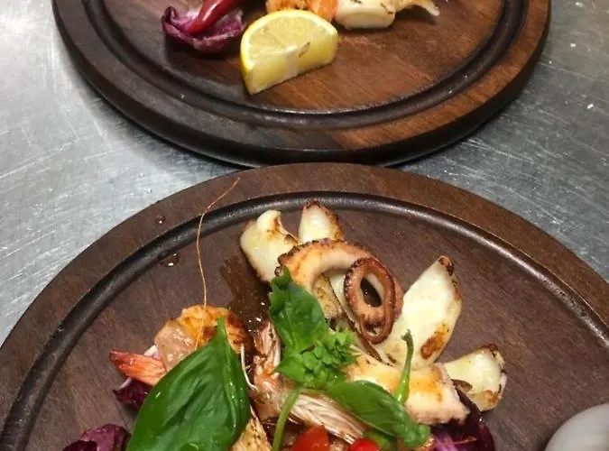 Eval アパートホテル