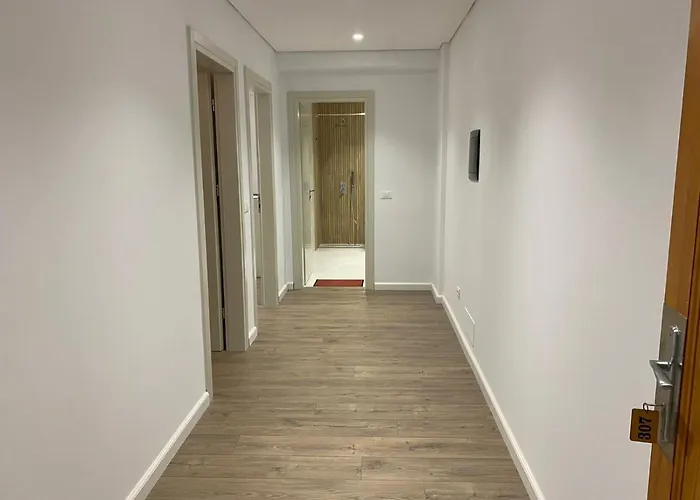 Eval アパートホテル