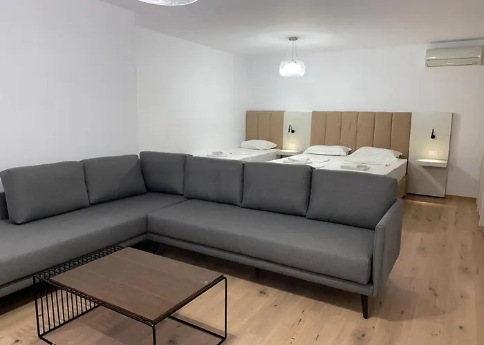 Eval アパートホテル