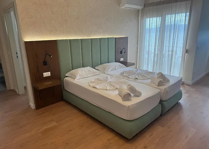 Eval アパートホテル