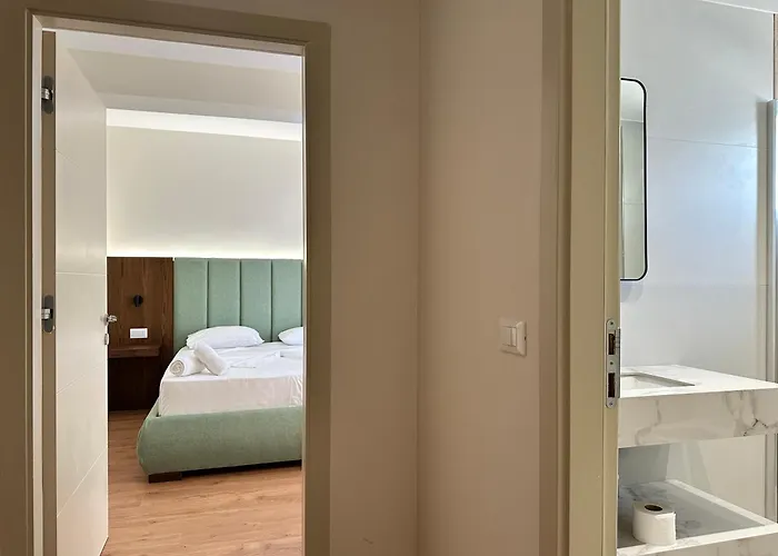 アパートホテル Eval Sarandë